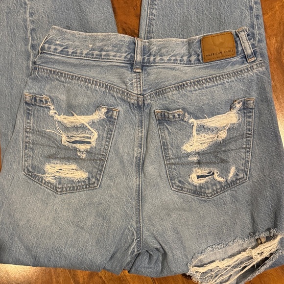 American Eagle Outfitters Ripped Light Blue Boyfriend Jeans - Picture 3 of 3